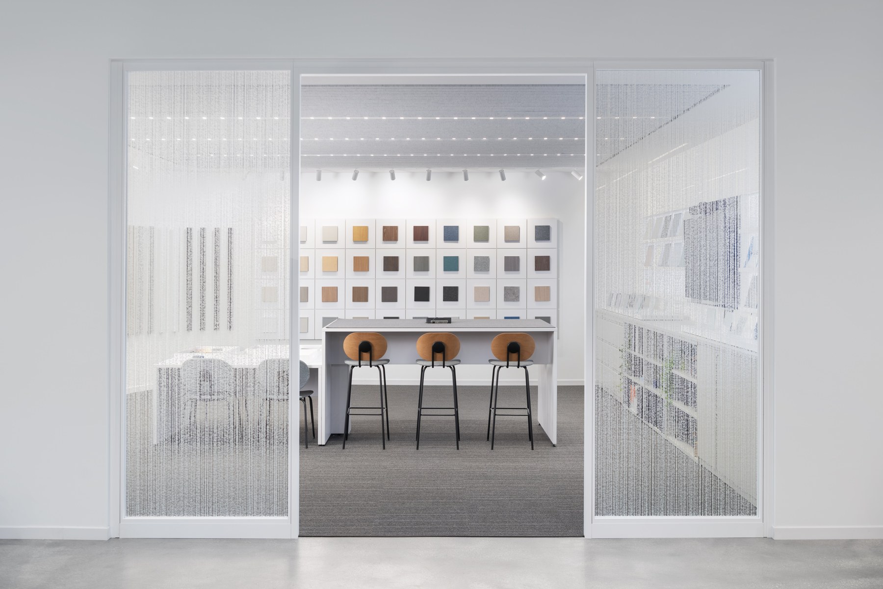 Fellowes Titan frameless glass office partition with minimal hardware